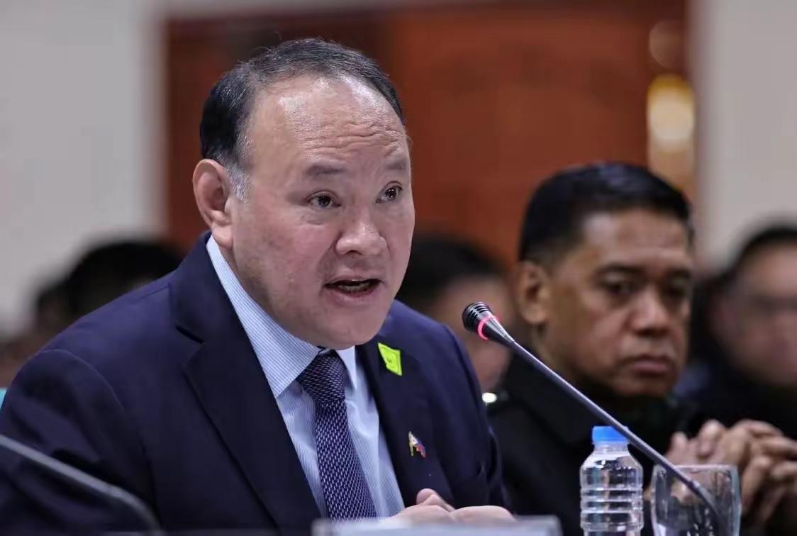国防部正告菲方：仁爱礁不容久占，57号舰该拖走了

8月14日下午，国防部新闻发