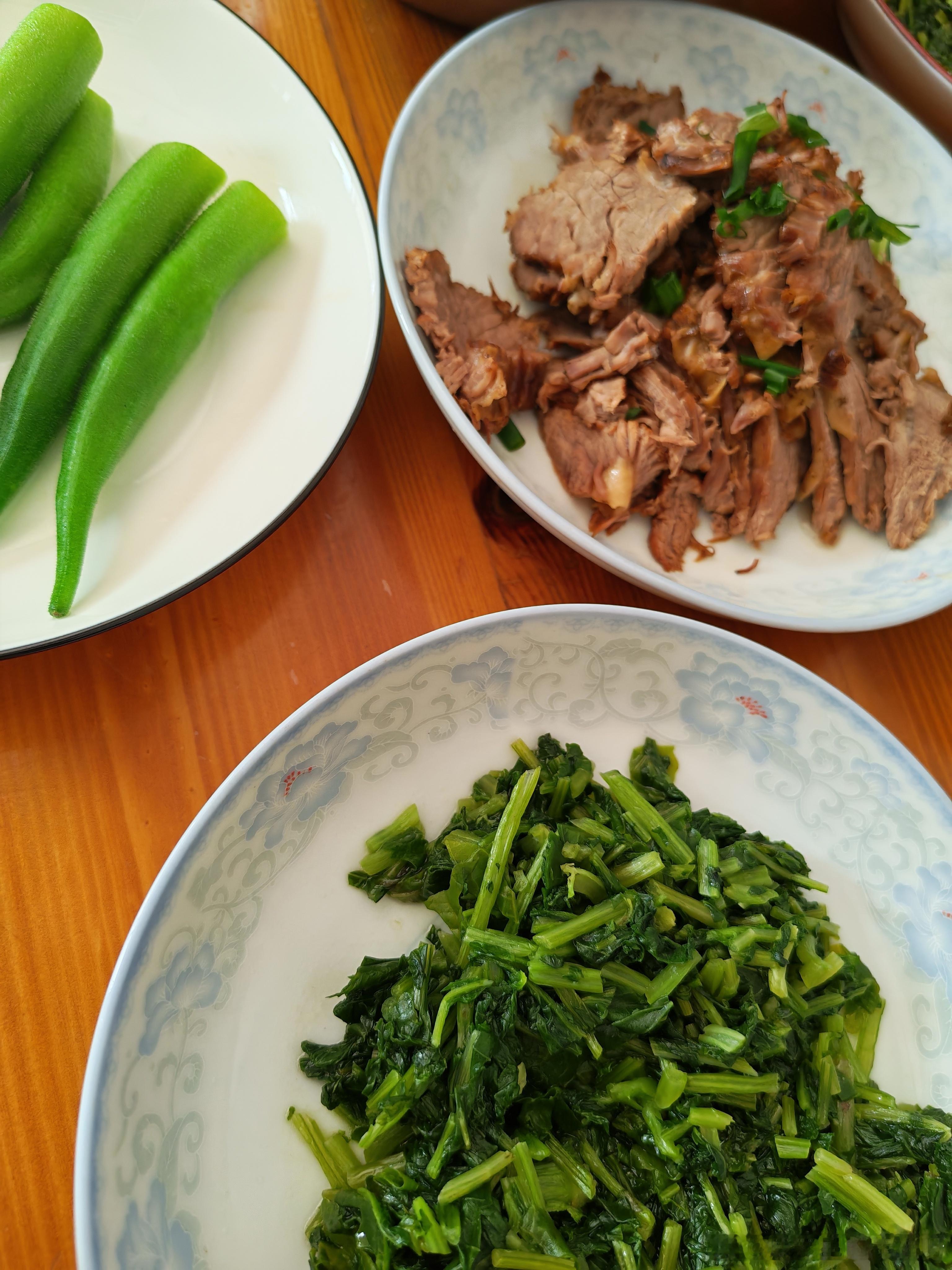 这是中午饭 ​​​