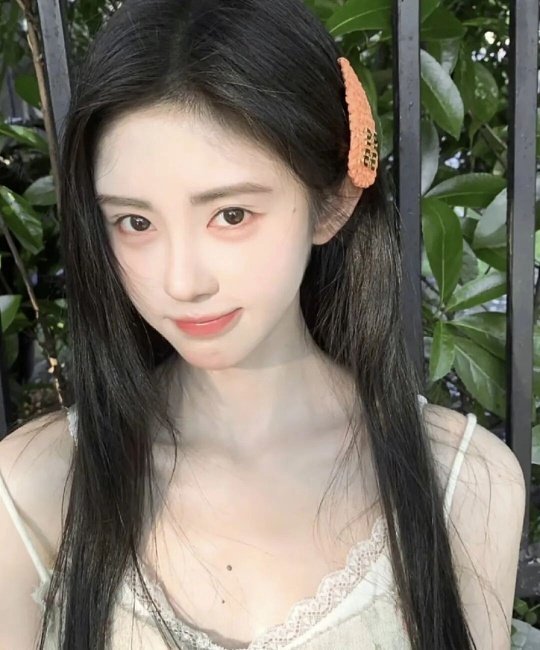 鞠婧祎十二宫格三种动态鞠婧祎的十二宫格三种动态写真简直美到犯规！每一张都精准拿捏