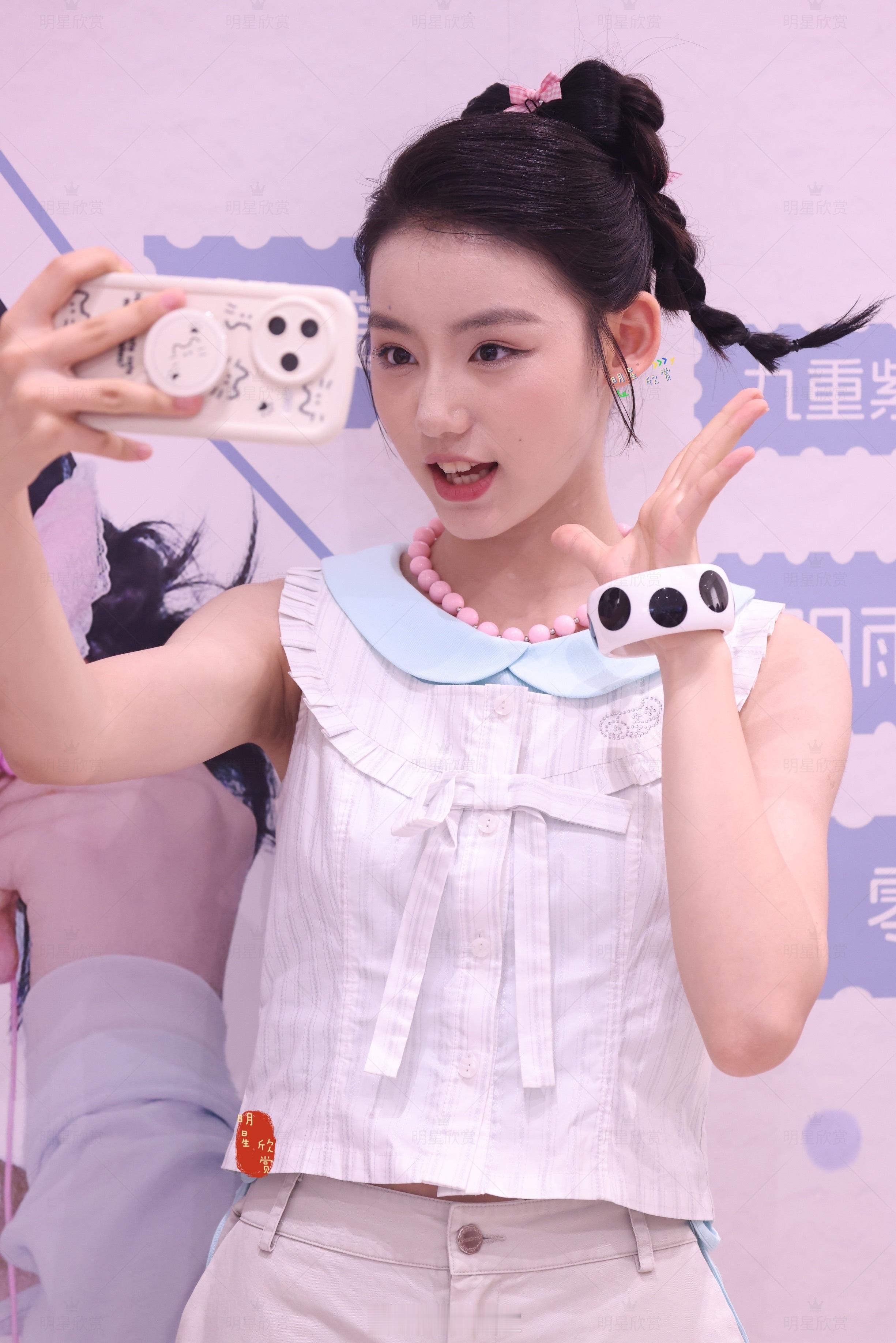 刘佳玺南京站台生图特别元气的妹妹