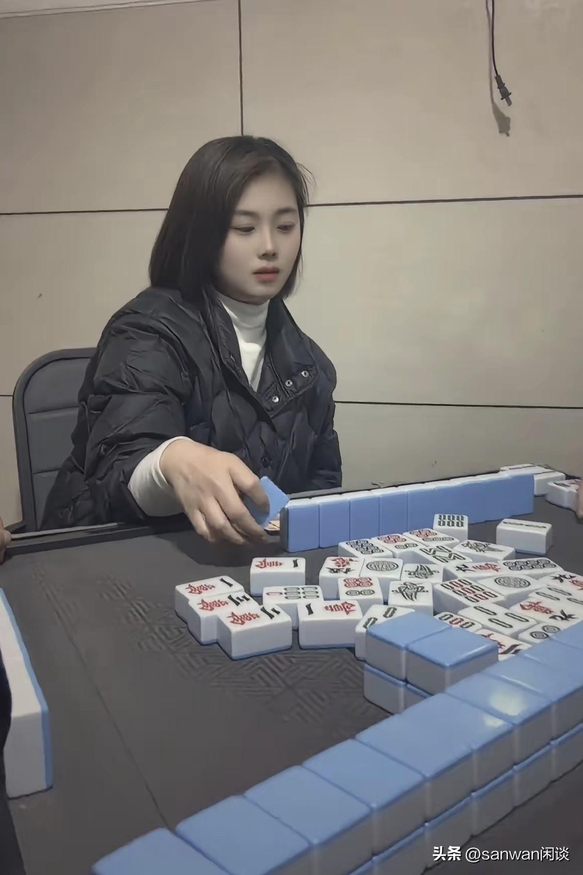 已经欠我将近3000块了，瘾真大