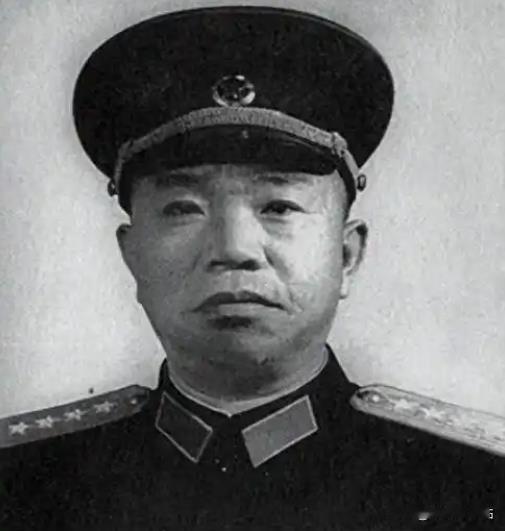 1927年，麻城县农协判处恶霸地主丁枕鱼死刑，丁枕鱼对王树声大喊：“老五啊！我可