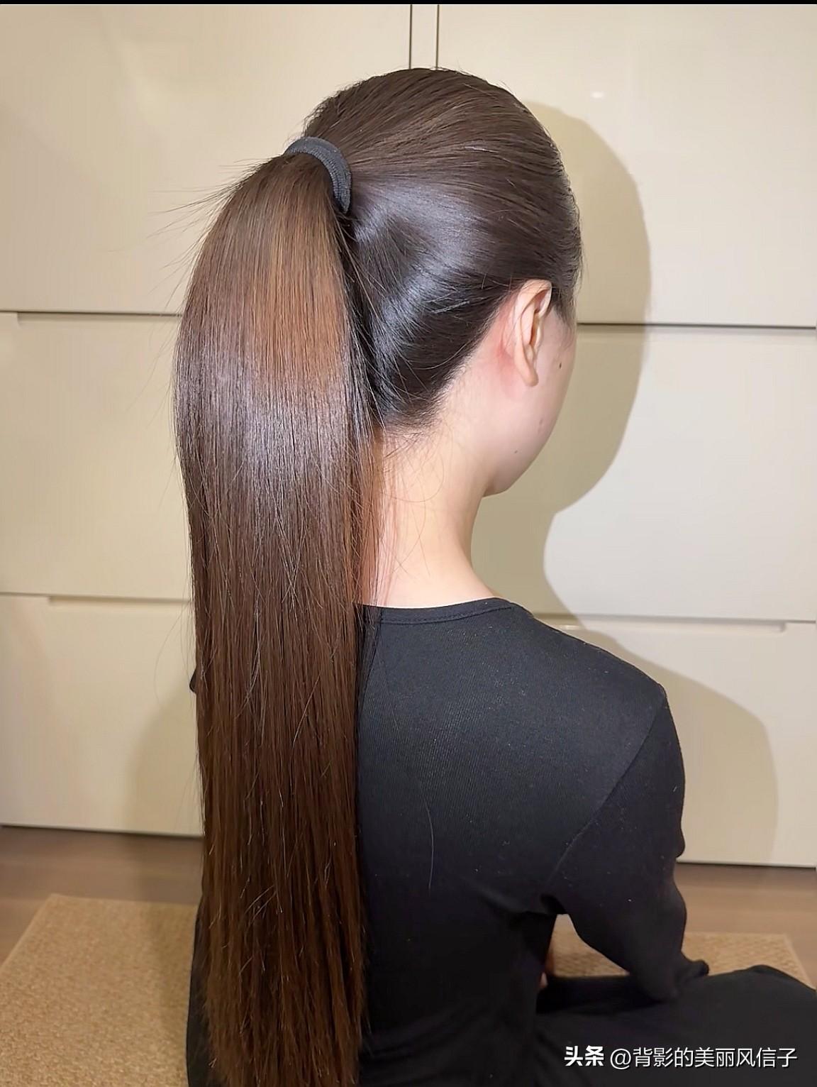 板栗色的头发，青春气息的存在，yyds[飞吻][飞吻][飞吻]丝绸般顺滑的直发[