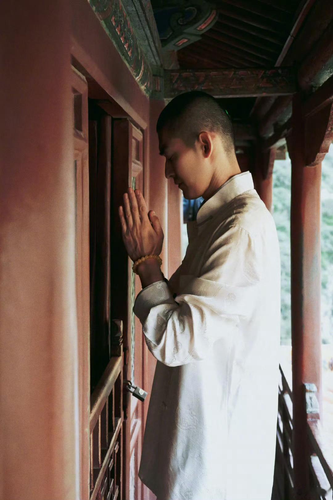 张翰剃了寸头这是要遁入空门了嘛～ ​​​