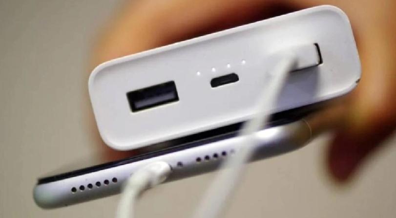 充电宝（香港俗称尿袋）品质参差不齐，此前曾发生充电器在飞机上自燃的情况。韩联社报