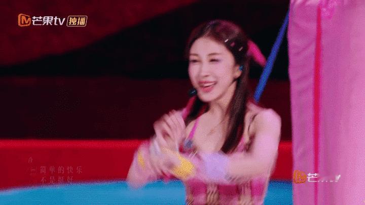 娱乐[超话]被甜妹张小婉硬控是我的命运被张小婉硬控是我的命运。 ​​​