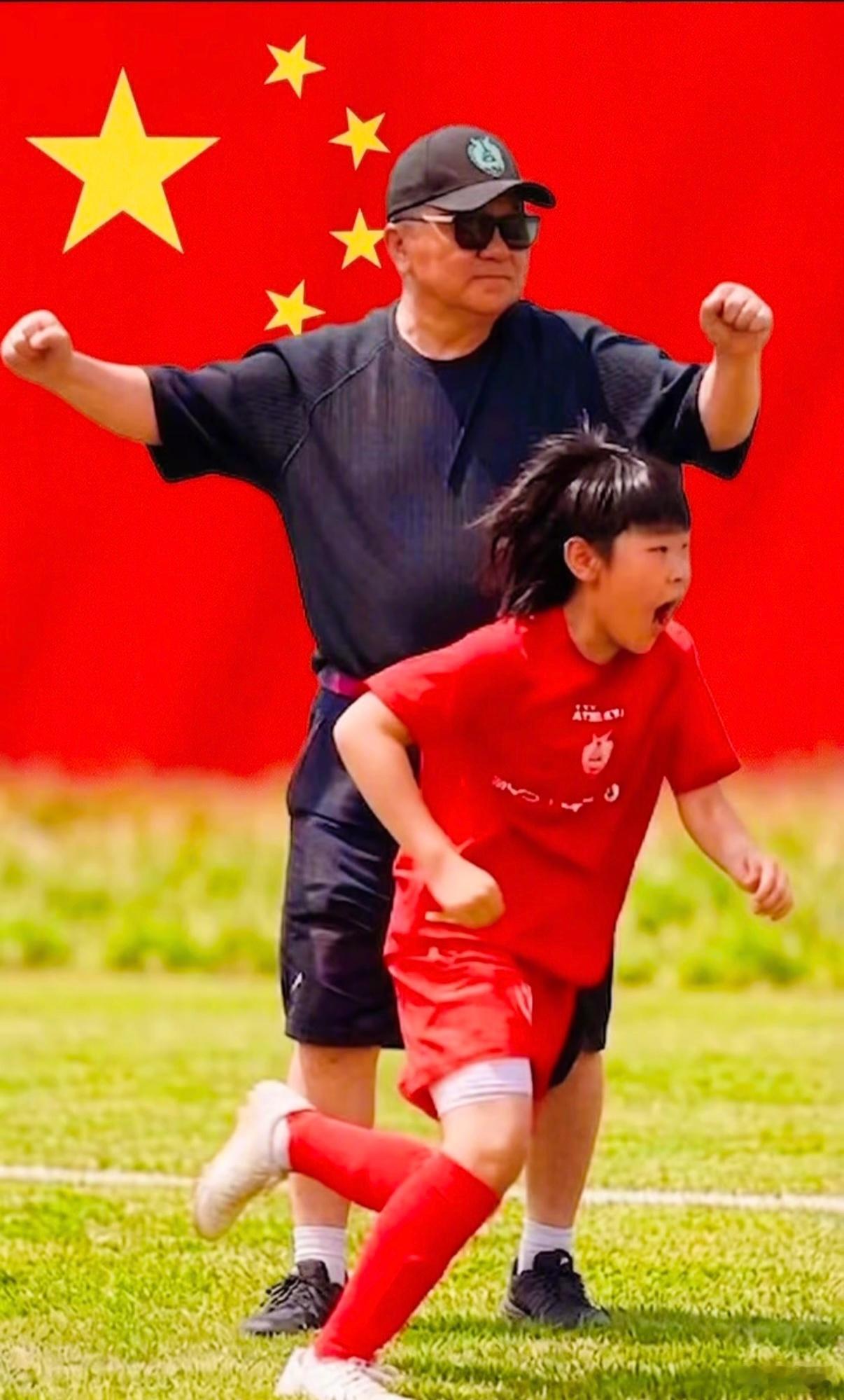 “足球，从娃娃抓起”，这是青训的指引；“足球，从娃娃赢起”，这是“董训”的践行！