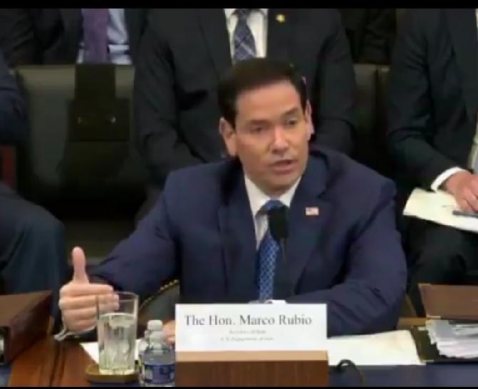 卢比奥：
我们在那场战争中不是公正的调解人。我们不向俄罗斯提供武器。
我们只向乌