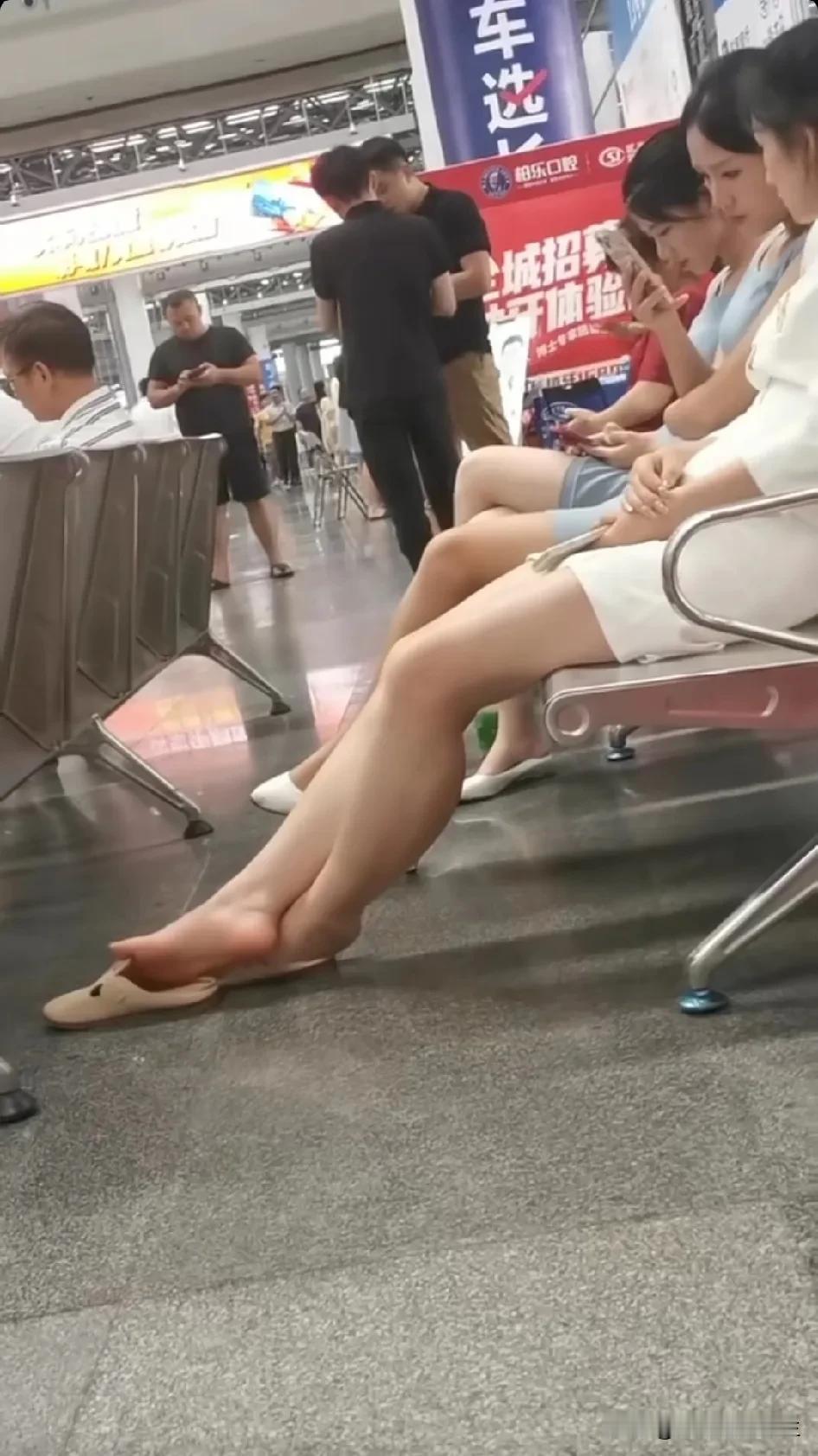 学一学大脚趾怎么点赞？[害羞]