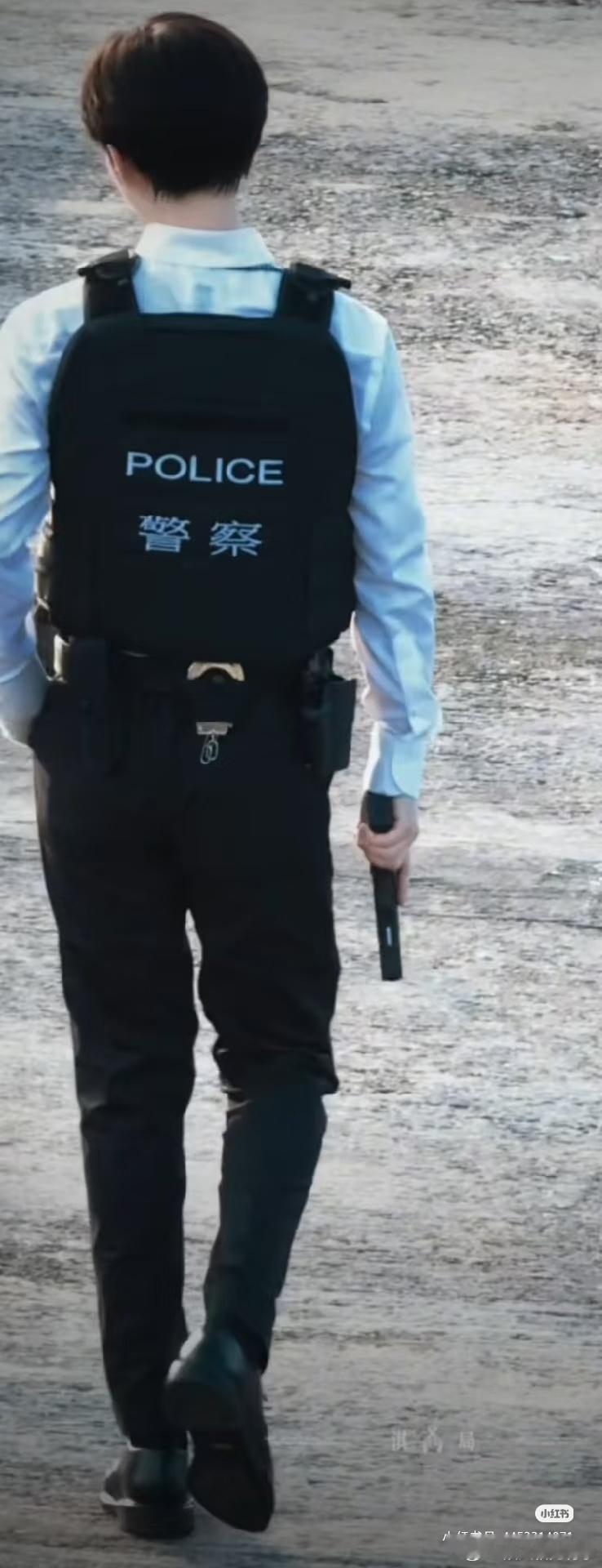 这张背影真的太好品了！谁能来懂我一下！ 