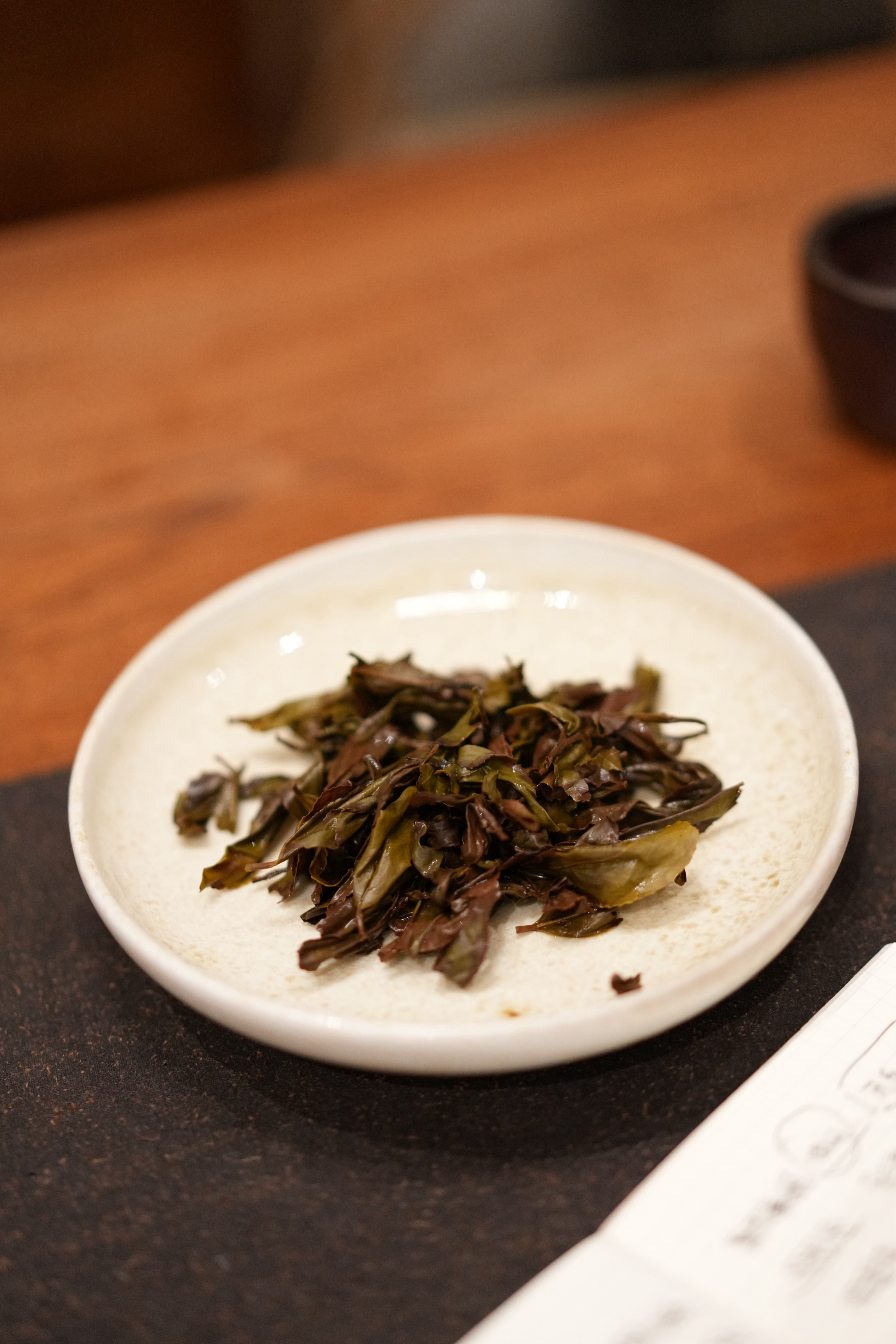 今晚连喝四款武夷岩茶毛茶茶:水金龟的灵巧,铁罗汉的沉稳,水仙的醇厚,肉桂的张扬,