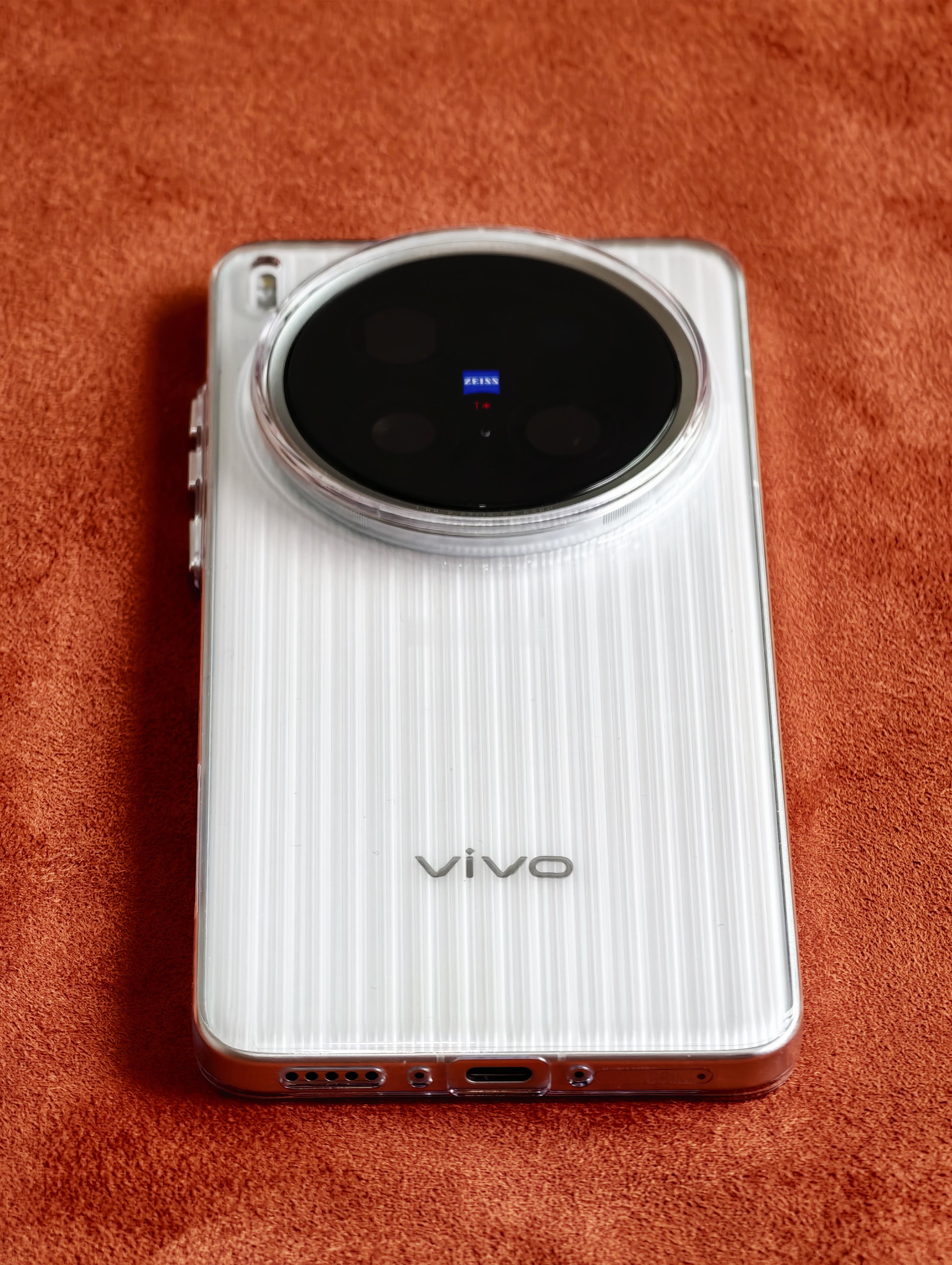 打算给vivox200ultra贴个镜头膜了，要不然用着真不安心，尤其是跟iPh