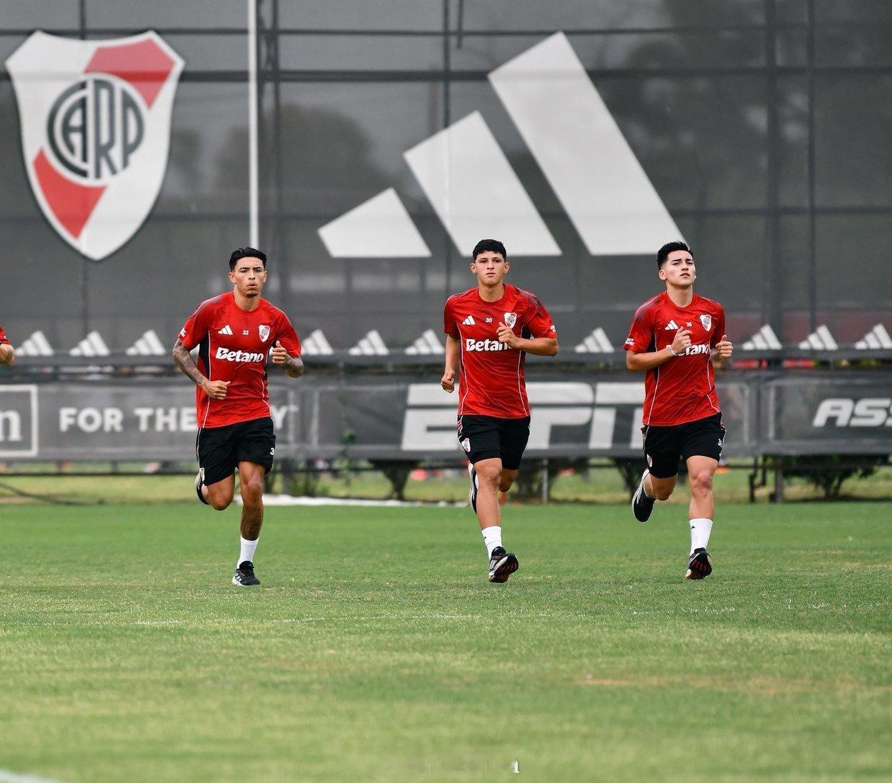 河床 鲁贝托、哈妹、苏比亚布雷，一起在河床新赛季季前训练，2026年的河床阵容~