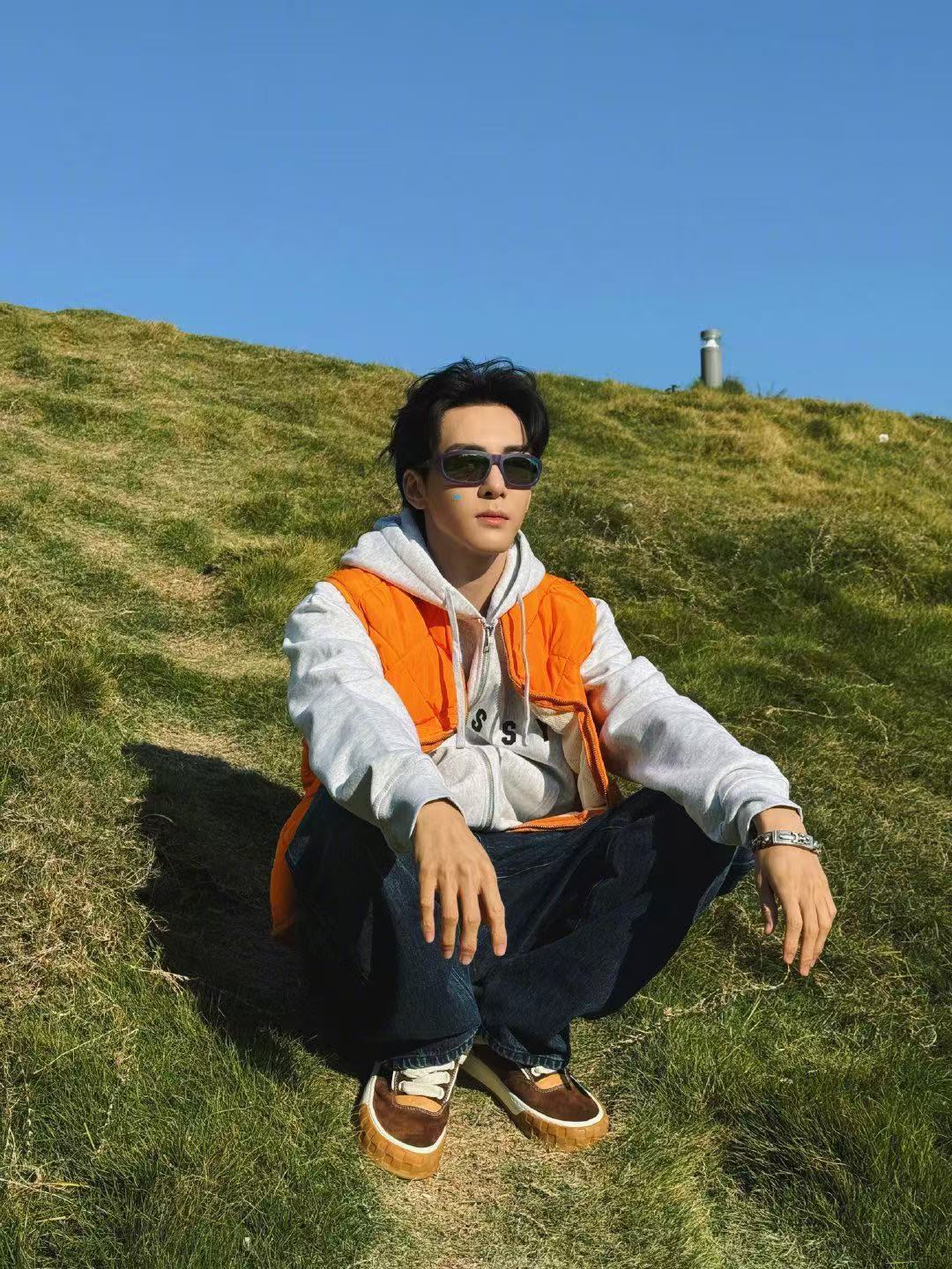 曾舜晞说努力营业是我的本职工作，好元气的live九宫格，支持多多营业 