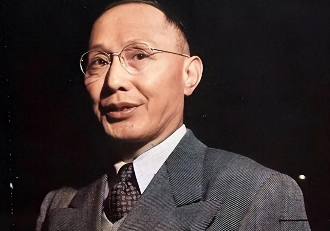 退守台湾后，59岁何应钦随即躲避在家，蒋介石：没杀他已经很好了。
 
蒋介石这句