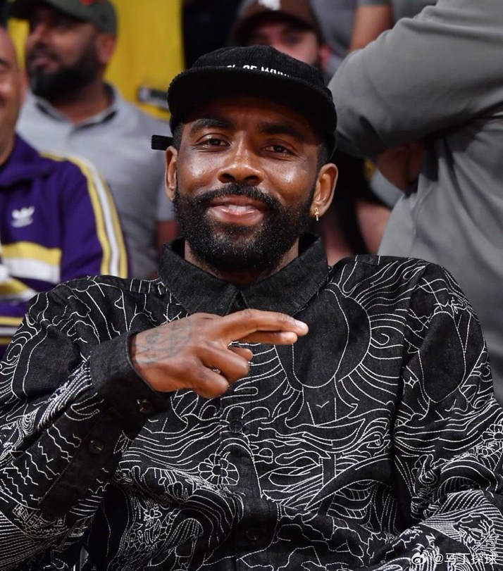 美记：凯里·欧文将在全明星赛后获得医疗许可，可以上场比赛。 