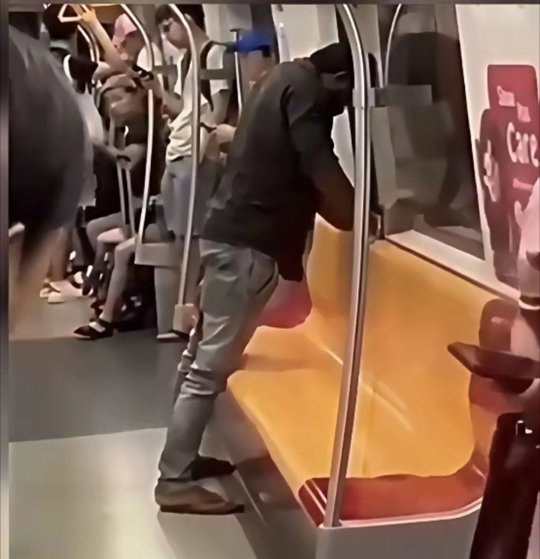 一大早就碰到尿地铁的印度人，你会怎么办？ 