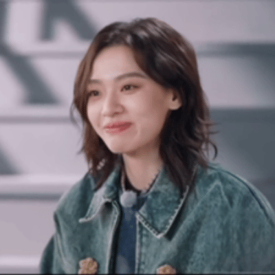 王晓赟子袁一琦演我i人社交好好好，请把按在我身上的摄像头拆掉，毕竟好像在照镜子一