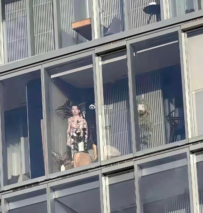 这种邻居可以投诉吗？有些吓人！把我孩子都吓哭了！ 
