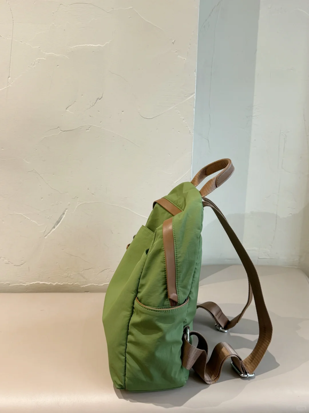 绝了！办公室同事都夸好看的秋葵绿双肩包🎒