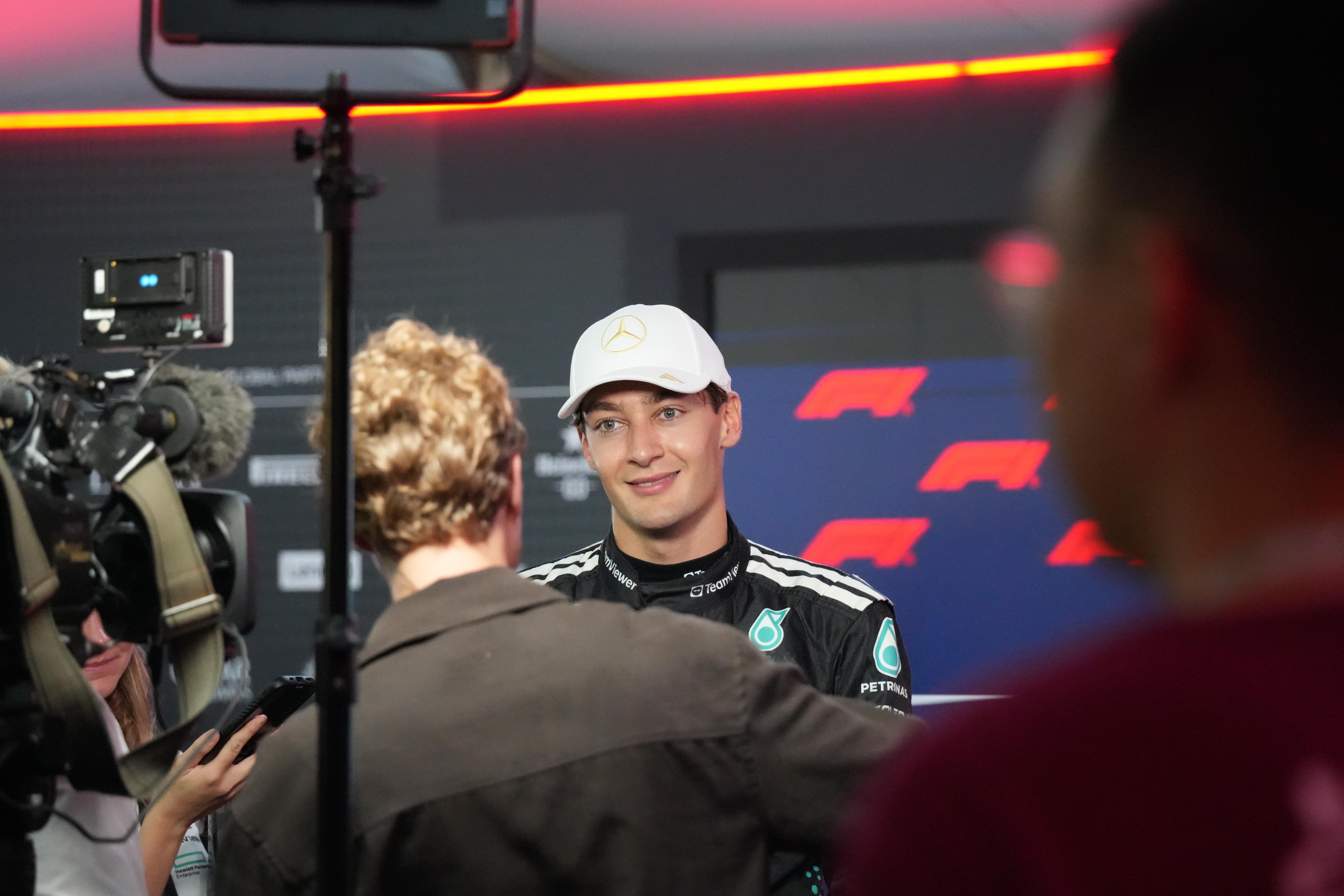 赛后在围场拍到龙颜大悦😆🐲😆F12025f1新加坡大奖赛  ​​​