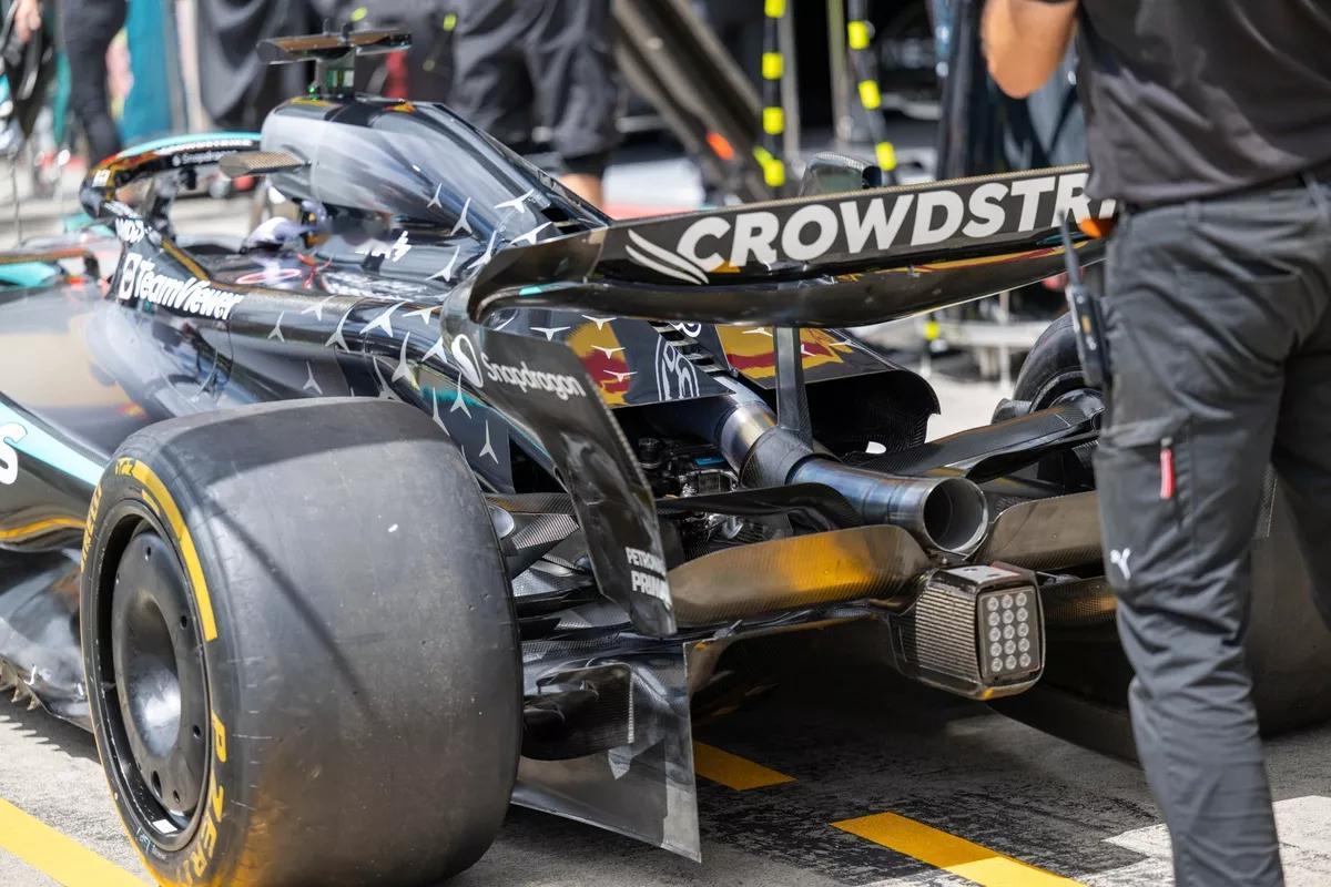 f1 关于梅赛德斯和红牛利用“2026 规则漏洞”拿到引擎性能优势这件事。据报道