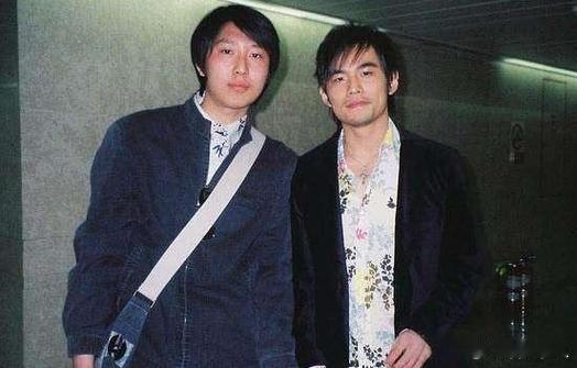 周杰伦 私生子卓伟友人一句“三字天王+西安女股东”，网友秒锁周杰伦，热搜直接煎成