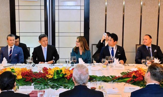 就在刚刚

5月31日上午，解放军代表现场质问小泉进次郎，日本何时道歉？

面对