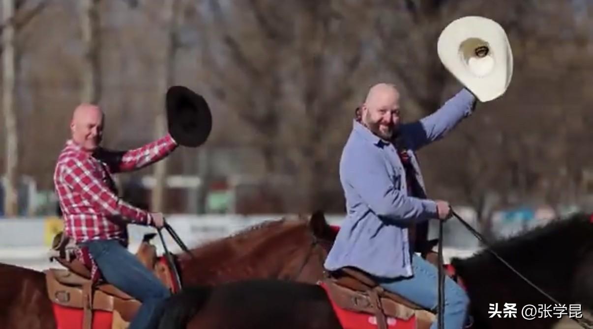 美国驻华使领馆今天写道：“春风得意马蹄疾，牛仔起舞贺新禧。请查收美国驻华使领馆外