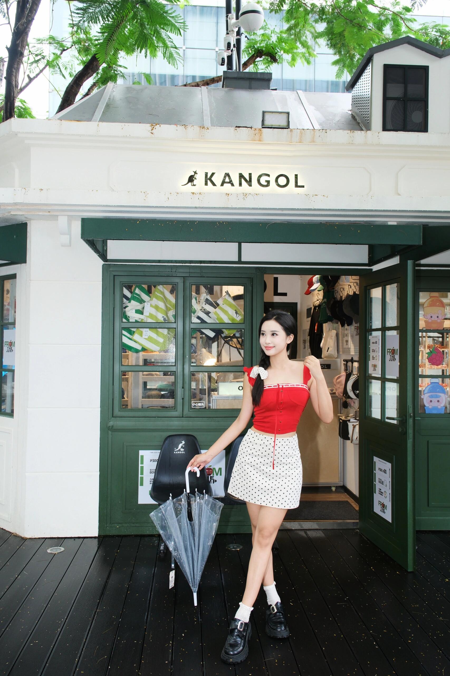 闯入深圳红苹果乐园🍎！  夏日氛围感拉满啦！偷吃一口大大大大苹果🍎❤️‍🔥