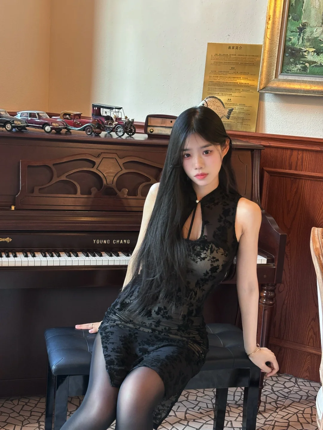 弹钢琴的旗袍少女🎹