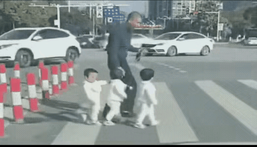 这办法好！
赶紧离开是非之地，别给司机师傅们添麻烦，让他们担惊受怕，大家都好！是