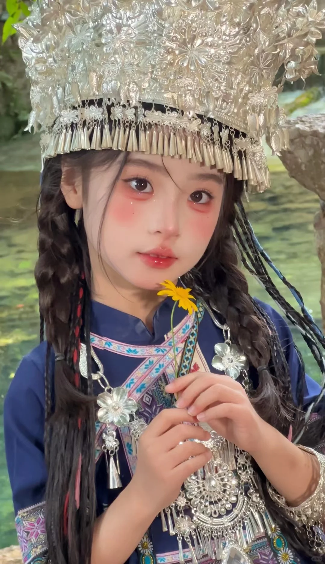 带女儿去云南体验民族风🥰神似一个明星…