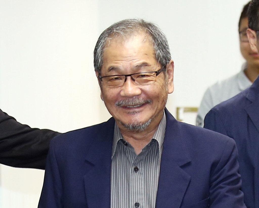 吴乃仁遭拘提 赖清德昔曾背书 吴子嘉：他跳票不止1次
前台糖董事长吴乃仁涉嫌贱卖