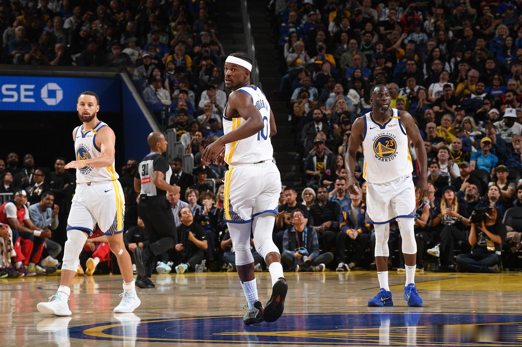 11月23日讯 今日，福克斯体育记者Evan Sidery晒出了库里、巴特勒、追