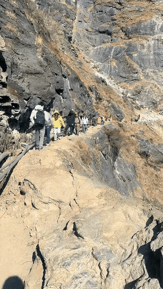 这父亲太不配！

大年初五父亲带着8岁儿子和老人8岁儿子和老人，从外地来到云南迪