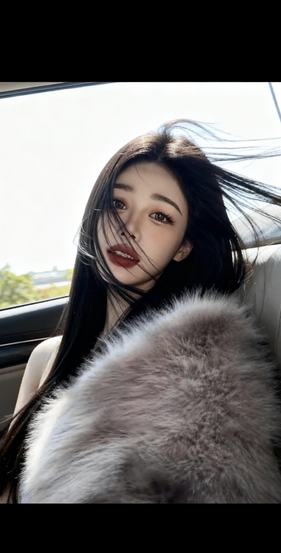 50岁依然保持好状态之。换做是你和我同样的一切，你未必有我强大善良。纵...