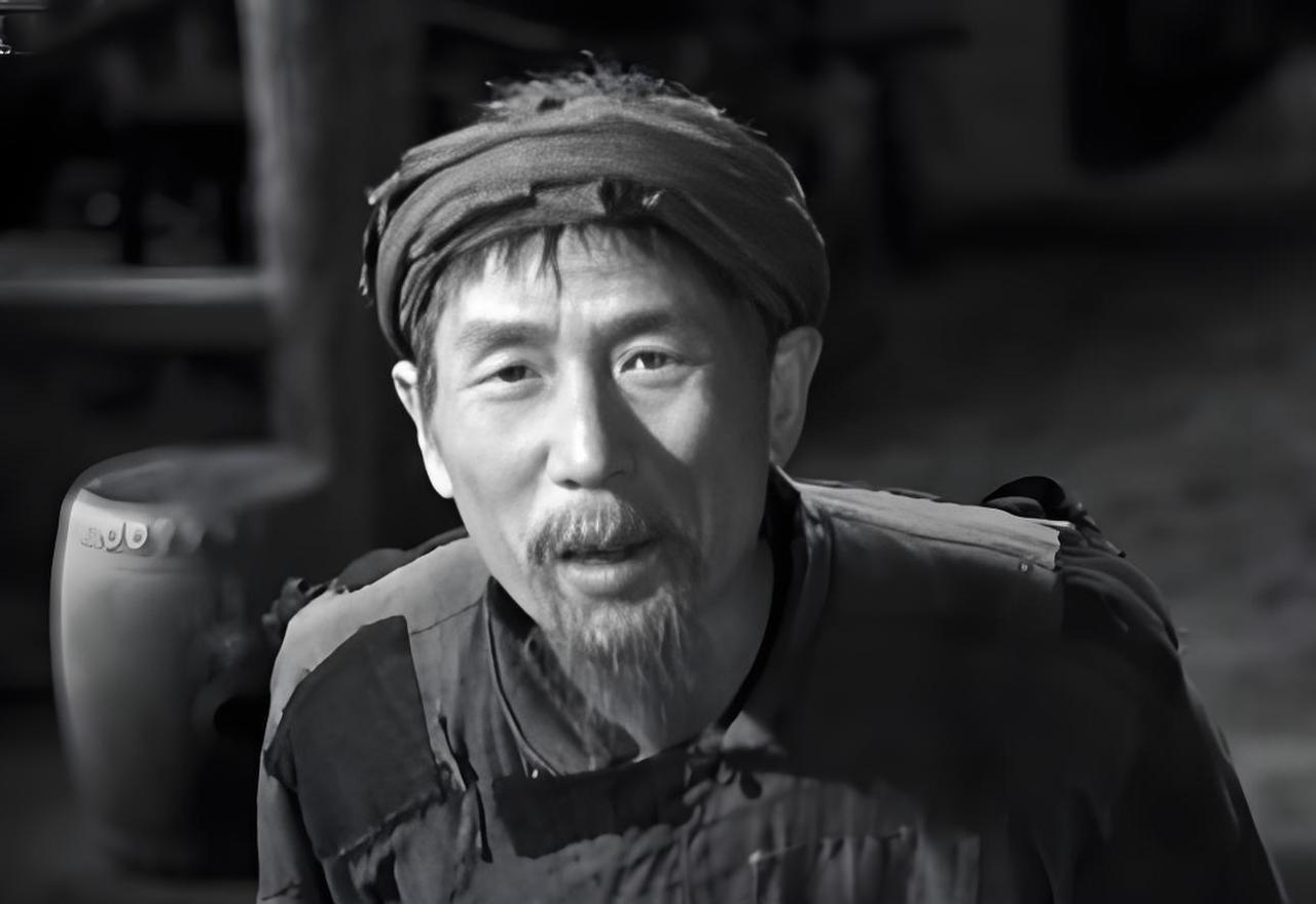 邵华（1919年一1991年）在电影《抓壮丁》（1963年）中饰演姜国富

角色
