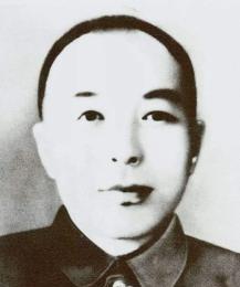 1946年，抗联将领 李兆麟 去一个年轻女子家里赴约，刚喝了一口茶后，他感觉有些