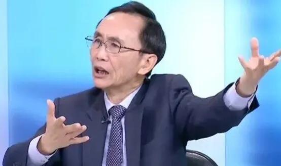 最近关于立院蓝白合，美丽岛电子报吴子嘉认为，“以柯文哲这种人，他一边跟你合作的时