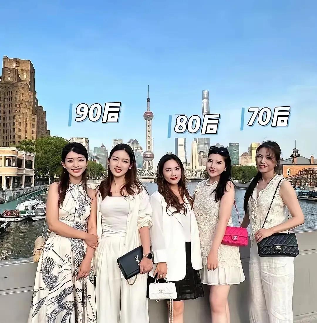 你们选哪个？[偷笑][偷笑]