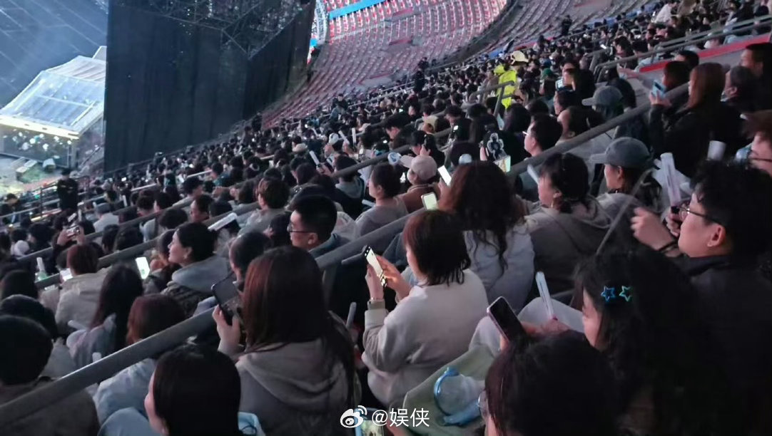 张杰张杰热血开场谁能不被张杰的舞台实力折服，鸟巢七场演唱会全程状态在线，开口就是