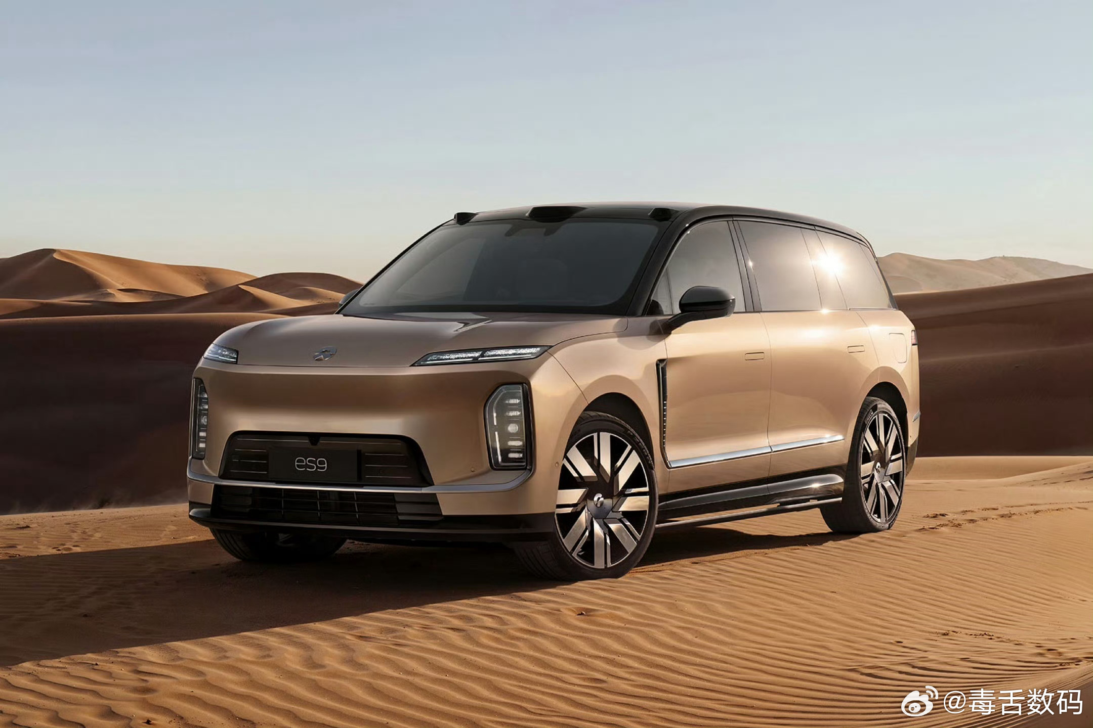 蔚来ES9官图，蔚来把“豪华”这两个字玩的挺明白