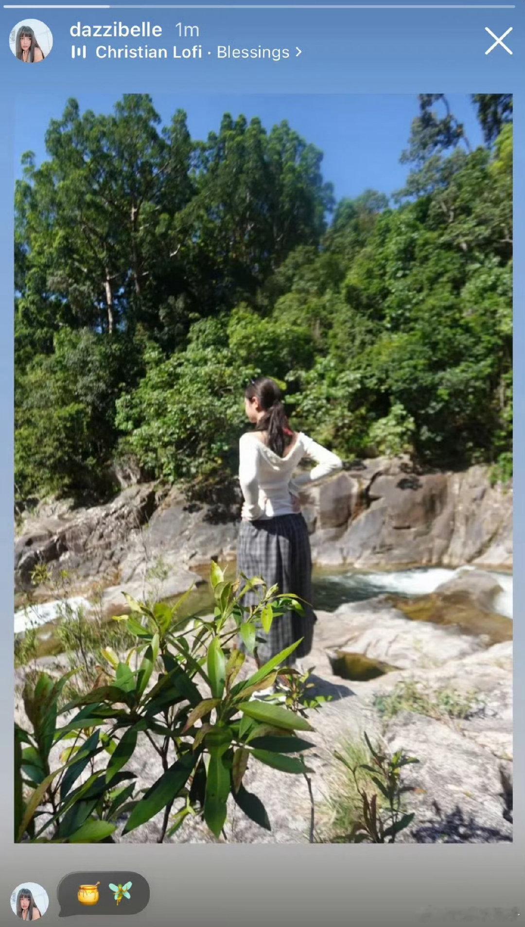 Danielle晒照为Hanni庆生Danielle晒照为Hanni庆生，真好呀