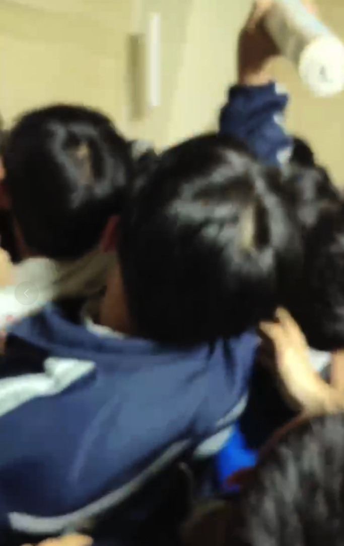 【家长称孩子数月前遭同学霸凌致住院 当地教体局：给孩子联系了新学校，公安部门有介