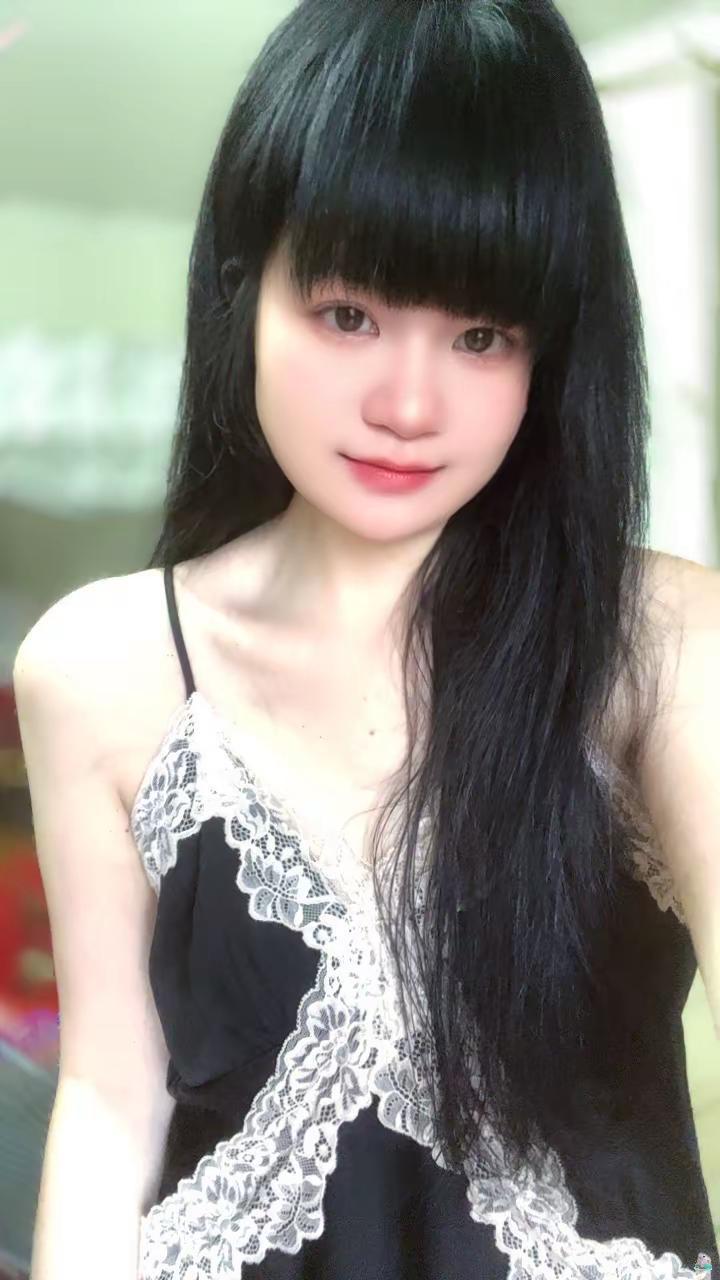 我当然知道人和人之间只是一段路的关系，但你要记得，在那段同行的时光里，我是真心实