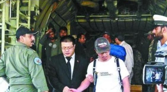 “中国人又怎么样？中国人老子一样杀。”中国退伍兵在巴基斯坦登山途中遇到恐怖分子，