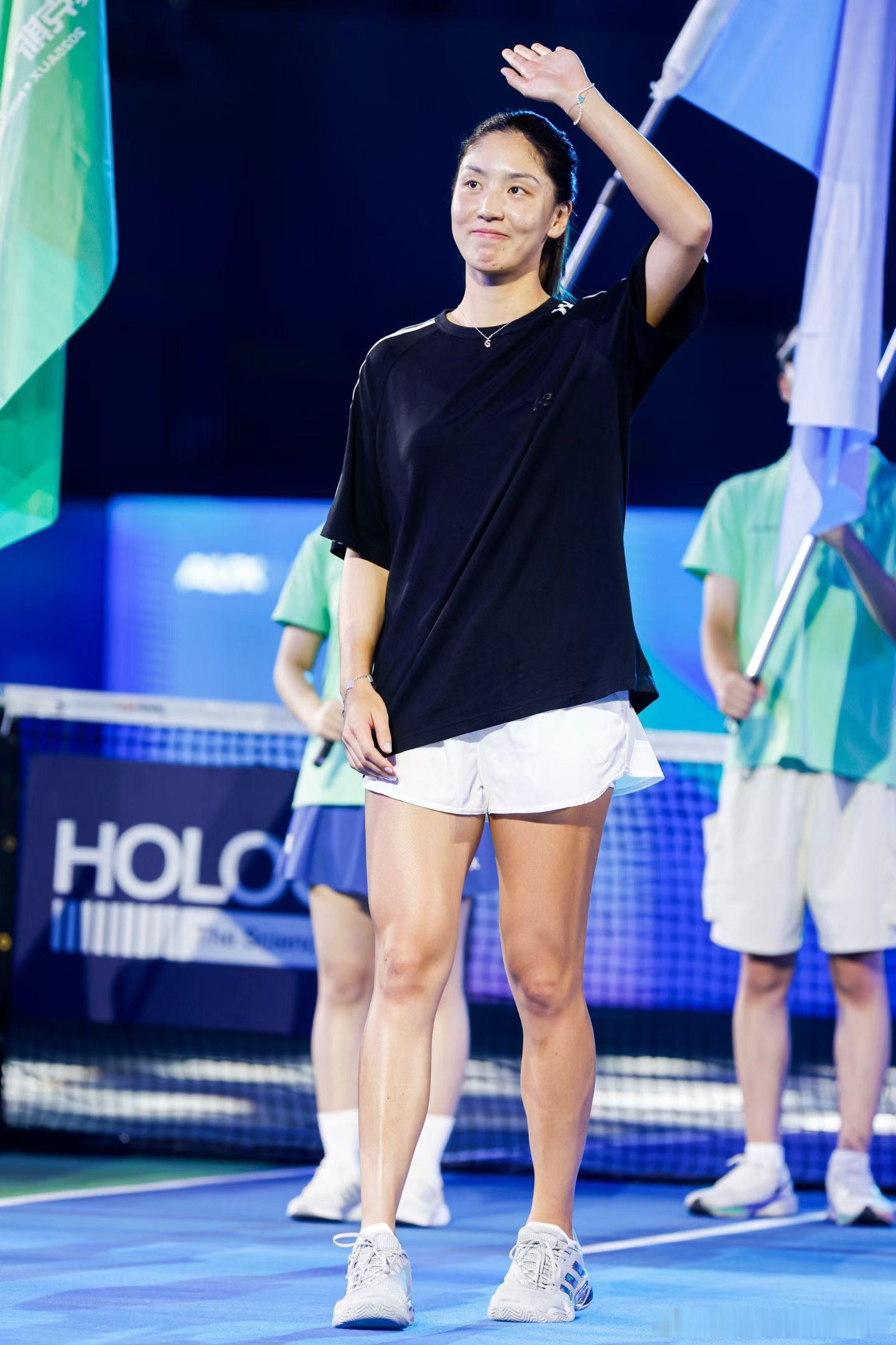 王欣瑜+米拉·安德列娃！作为球员代表出席今日WTA500宁波网球公开赛开幕仪式！