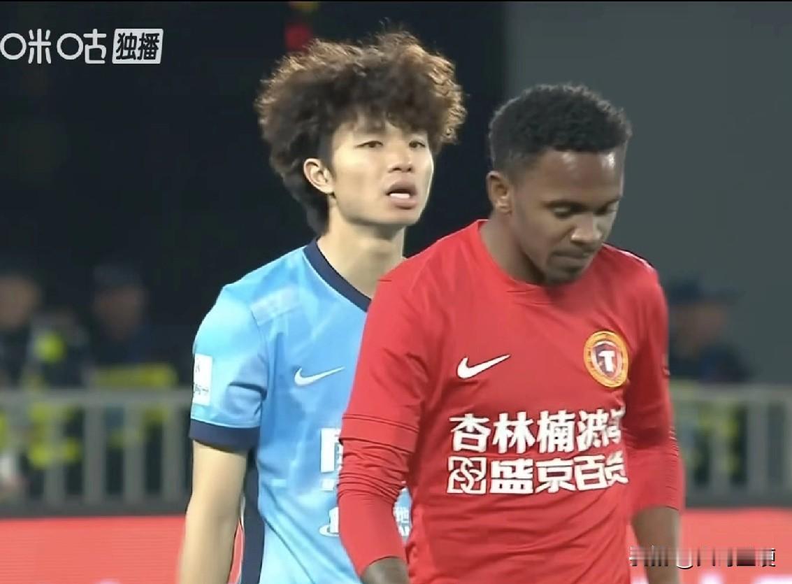 “超级马里奥”吕焯毅发威！辽宁铁人450万欧外援热菲尼奥，全场被吕焯毅各种拿捏[