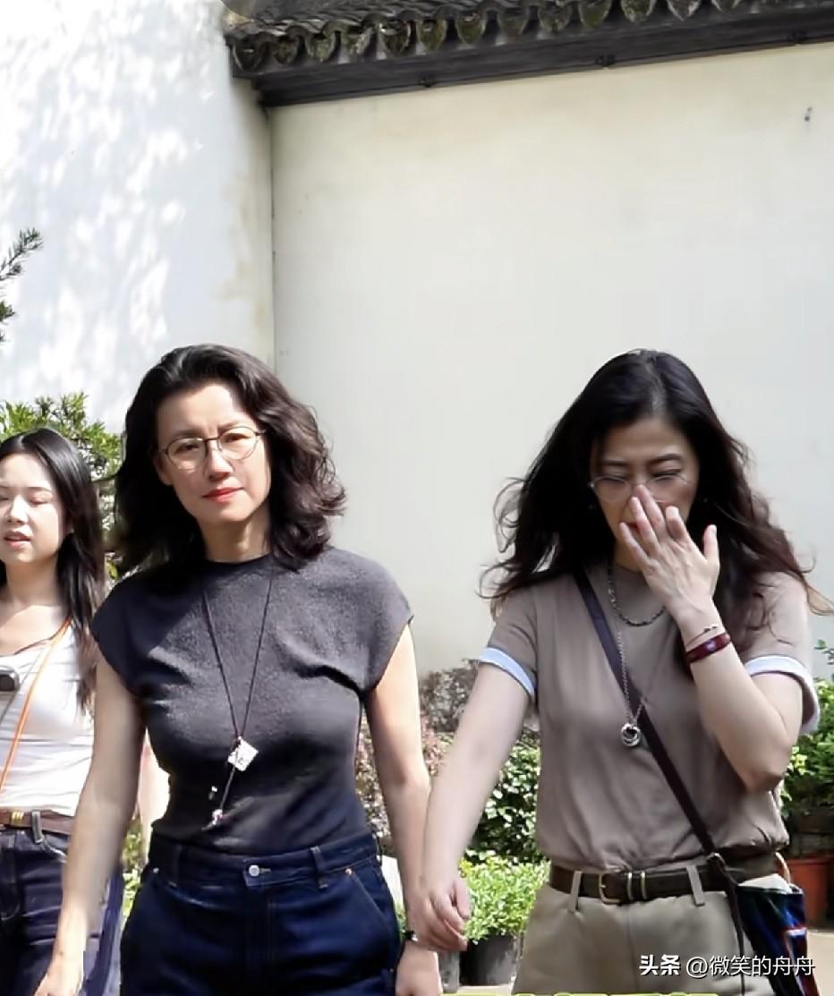 我们一直关注刘琳的演技，却忽略她有魅力的另外一面，其实她的身材也挺好的！

感觉